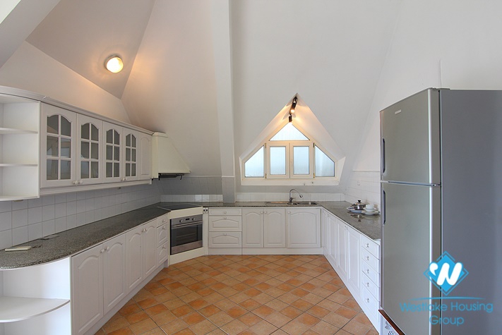 Top floor-breaking view 1+ beroom apartment for rent on Xuan Dieu street